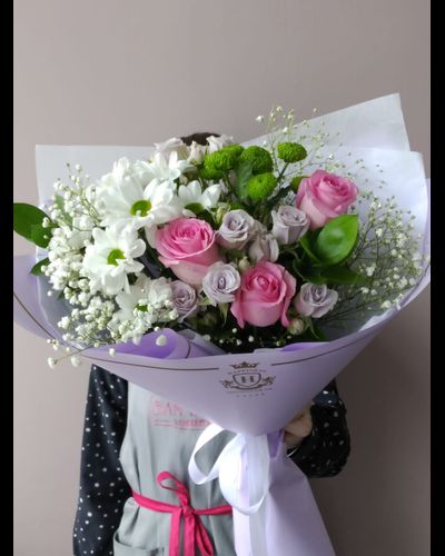 Палермо(хризантема 2шт, розы 3шт, кустовые розы 2шт, гипсофилла 1, рускус 2)