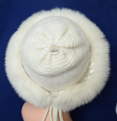 шапка женская белая с мехом