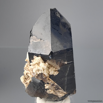 Морион (разн. кварца). Казахстан. 45*25*23мм