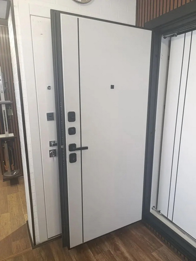 Стальная дверь   Чили. Заказная модель.