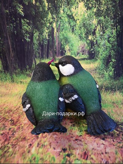 СИНИЧКИ с цветком Влюбленная парочка 23*21см  0,8кг   полистоун Россия 1068/012290