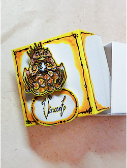 Маленькая подарочная коробочка под кольцо в стиле украшения