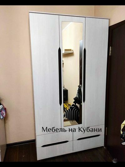Валенсия ШК 013 шкаф 3 створчатый с ящиками