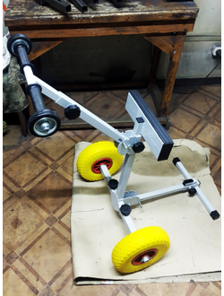 ТЕЛЕЖКА ДЛЯ ЛОДОЧНОГО МОТОРА "МИЧМАН - 2.1" (полиуретановые колеса)