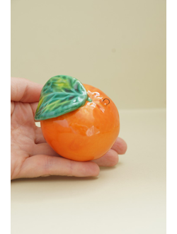 Мандарин с листком