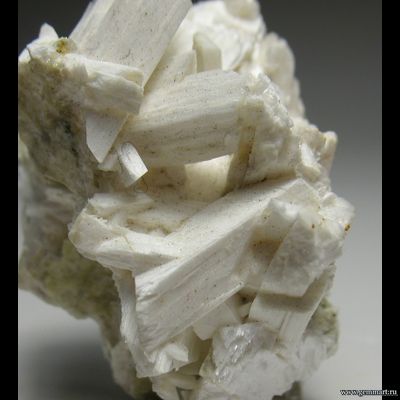 Ломонтит - сросток кристаллов. Испания. 37*31*25мм