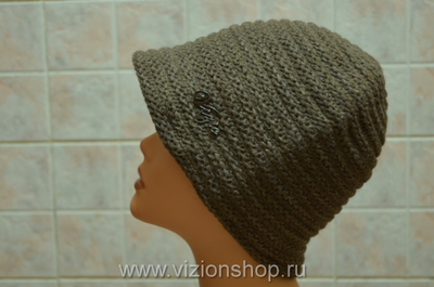 shlyapa-klosh-bezhevogo-cveta-zima-2017-italiya-kupit