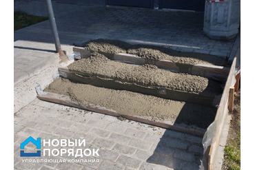 Восстановление ступенек у входа в подъезд