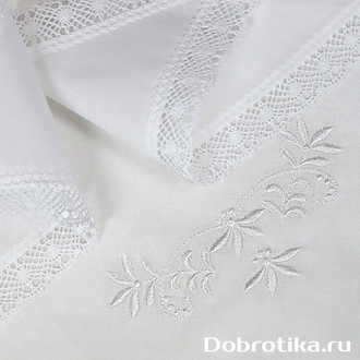 Косынка кружевная с белой вышивкой растительный орнамент