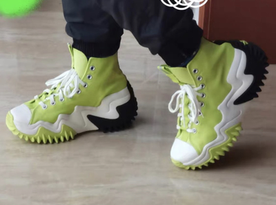 Converse Run Star Motion салатовые 172066C на ногах фото