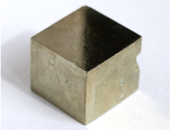 Пирит кристаллы кубики