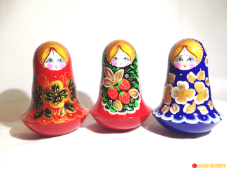 Matreshka Nevalyashka Muzykalnaya 100 80 Derevyannaya Igrushka Dlya Detej