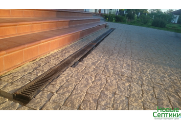 Монтаж поверхностного водоотвода (д.Мельница, 2017)