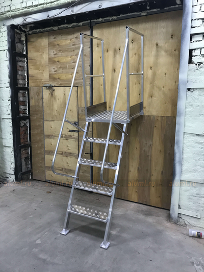 Лестница полутрап с площадкой и поручнями ЛПП-1320