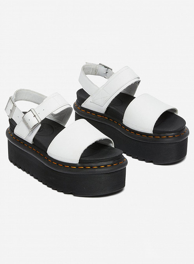 Сандалии Dr. Martens Voss Quad на высокой платформе белого цвета