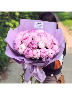 БУКЕТ 19 ПИОНОВ В КРАФТ-БУМАГЕ