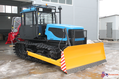 Болотник ДТ-75 с неповоротным отвалом БНДТ-20