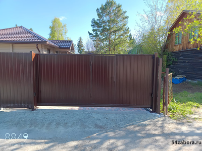 Ворота откатные со встроенной калиткой на винтовых сваях