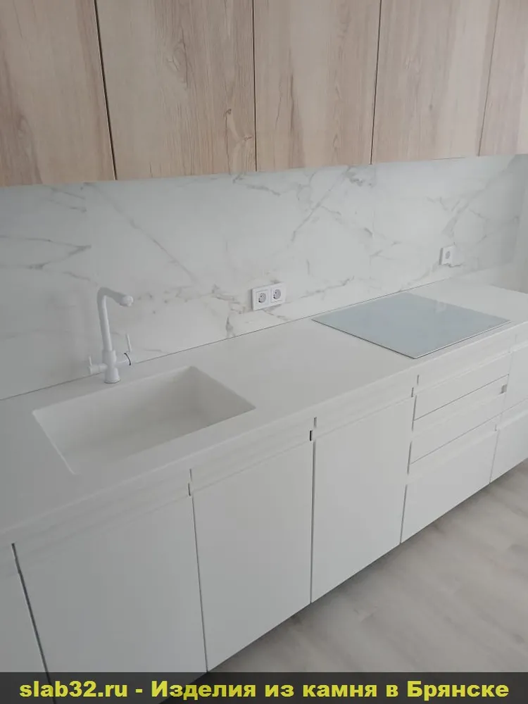 Столешница с мойкой из камня в Брянске