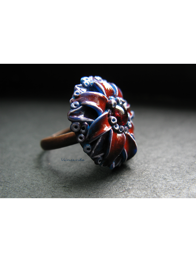 Необычное кольцо "Волшебникум" с гранатовой вставкой