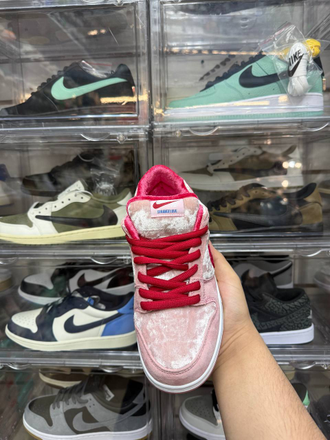 Nike Dunk Low Strange Love