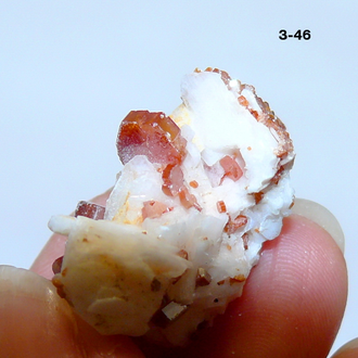 Ванадинит натуральный (щетка) №3-46: 28*20*15мм