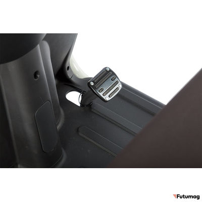 Электротрицикл Rutrike Gelbert Beta 48V/60V 800Вт серебристо-белый