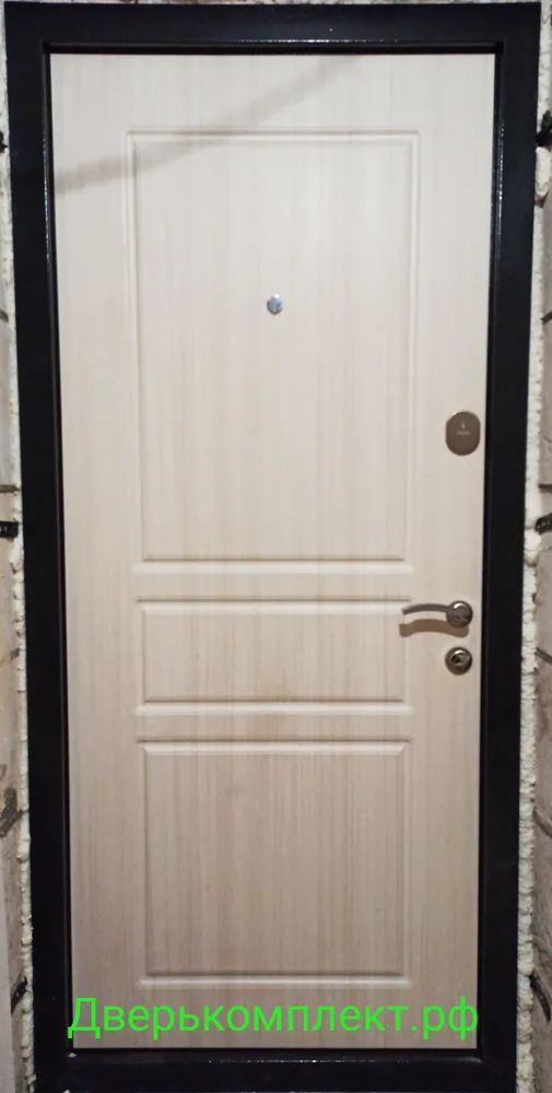 Дверь вид со стороны помещения. Панель МДФ с плёнкой ПВХ 