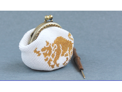 Монетница "Зодиак" Набор для вязания крючком с бисером от Ирины Рудевич - ТЕЛЕЦ (белый)