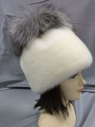 Женская норковая  шапка Конфетка с помпоном черно бурой лисы Лилия из натурального мех зимняя белая Арт. ц-0142