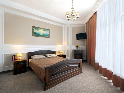 Севастополь «И мирный зов святынь и цитаделей слава»