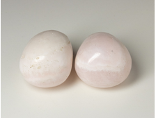 Манганокальцит (с розовой флуоресценцией в УФ) галтовка в ассортименте, Перу (22-23 мм, 11-12 г) №20357