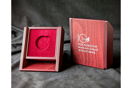 Футляр - подставка для медали. Тиснение.