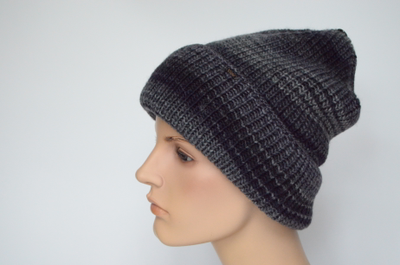 chernaya-vyazanaya-shapka-s-otvorotom-vizio-italiya-110-cry