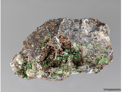 Уваровит (разн. гранат). Казахстан. 45*25*20мм