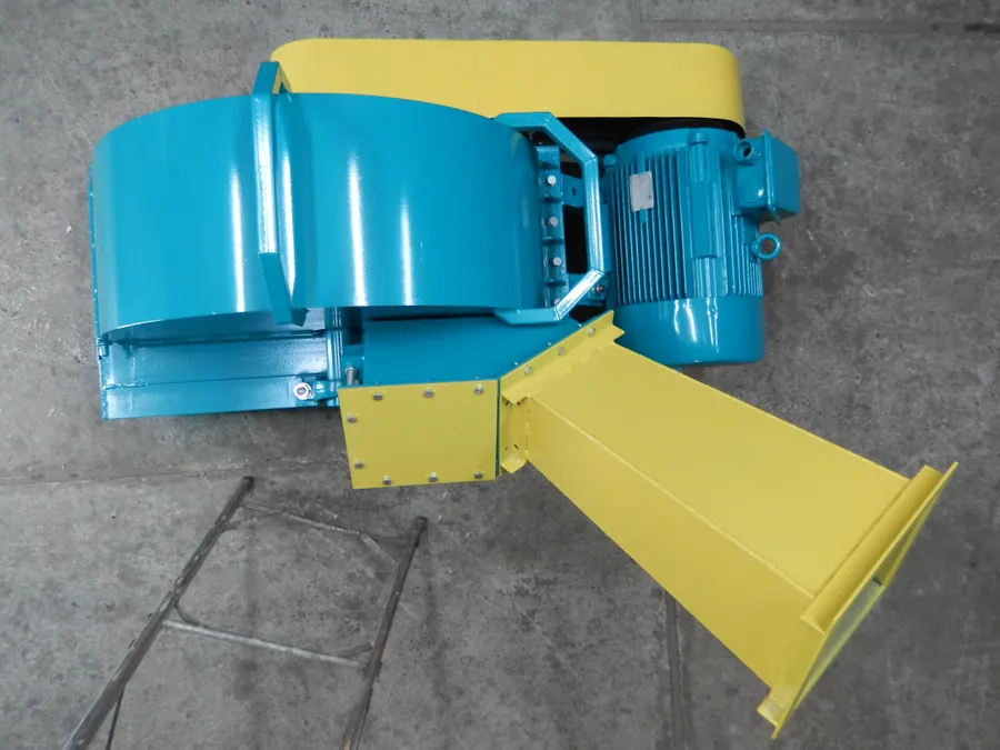 Вид сверху РДМ-600 с удлинителем приёмной горловины.