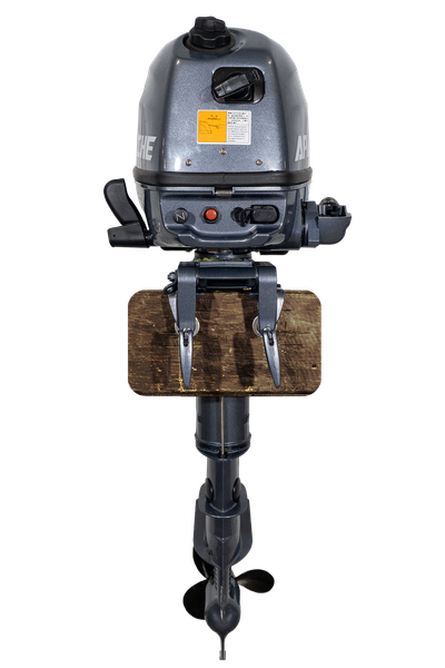 Лодочный мотор APACHE F6 BS на стойке