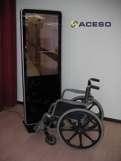 Интерактивная стойка NextStand 43S NR 101 ST- W1, со встроенной индукционной системой (для передачи звука на слуховые аппараты), со специальным ПО для инвалидов INVA TOUCH