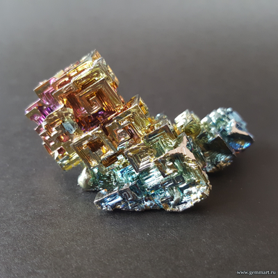 Висмут — кристаллы с побежалостью 63*42*33мм