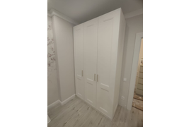 шкафы распашные