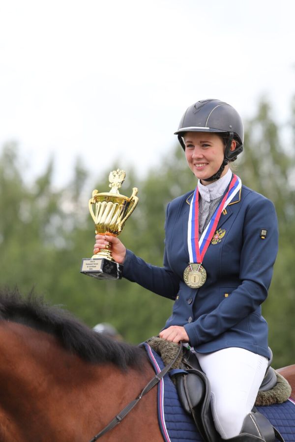 Юлия Розенкова конный спорт
