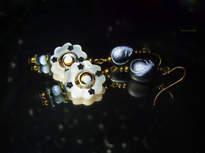 Волшебные серьги с перламутром "Сказка о Снежных Крыльфах", новогодний подарок