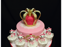 Торт розовый с золотой короной, 3 кг.