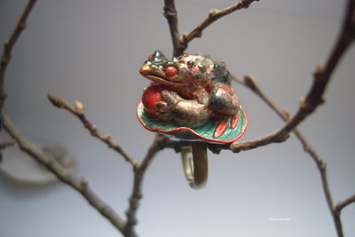 Фэнтезийное кольцо с опалом "Принц-лягушка Восточного Королевства"