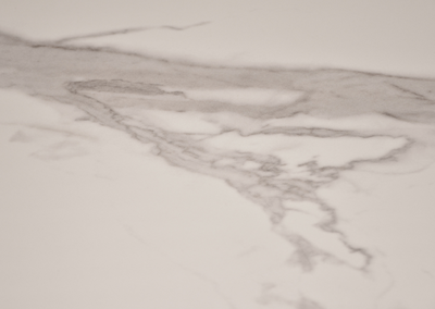 MARK черный/ керамика мрамор BIANCO LASA глянец 140(+40)x80