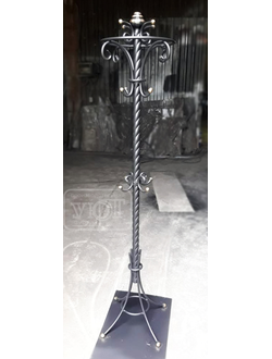 Кованая вешалка в прихожую