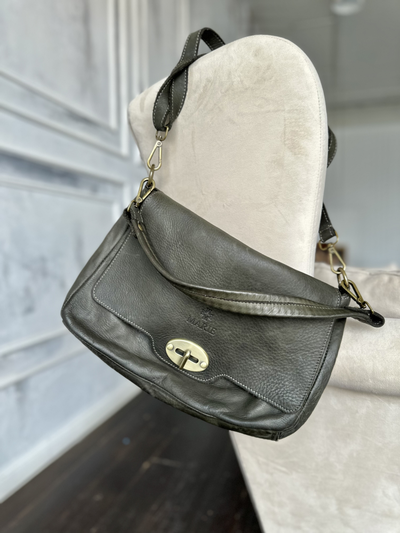 Женская наплечная сумка из натуральной винтажной кожи Vera Pelle темно-зеленая 025811