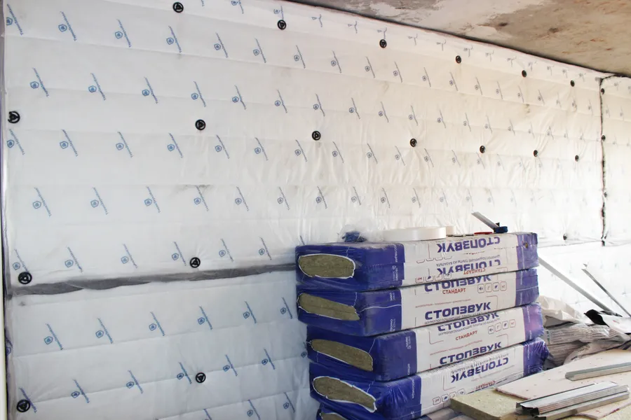 Крепление ТЗИ к стене с применением рандолевых шайб