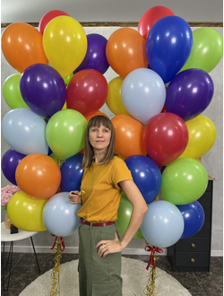 2 фонтана по 25 разноцветных шаров в каждом