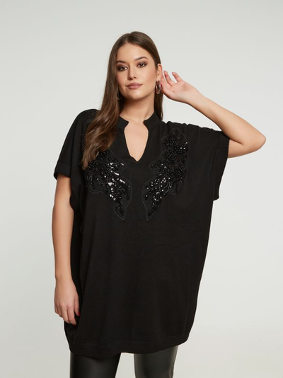 Джемпер с модной вышивкой пайетками